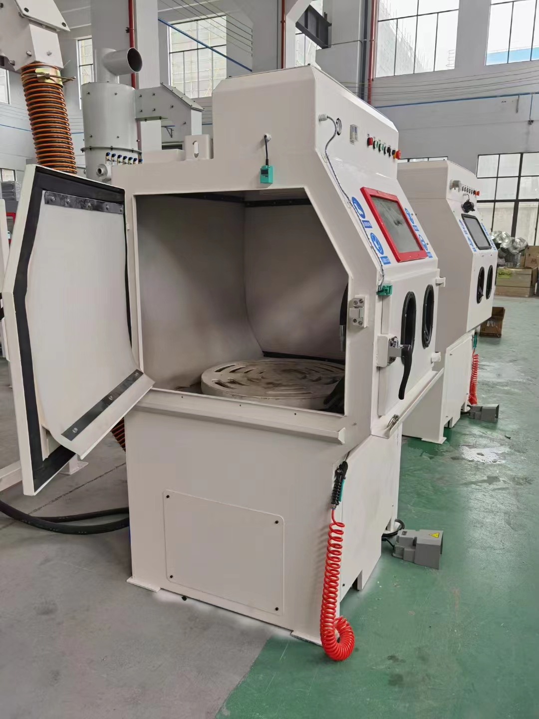 临沂移动式抛丸机的工作原理?